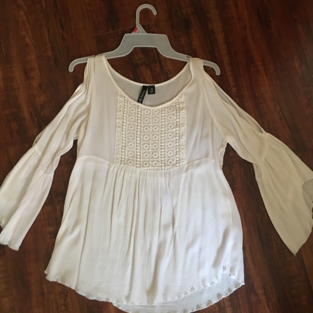 Cold shoulder top